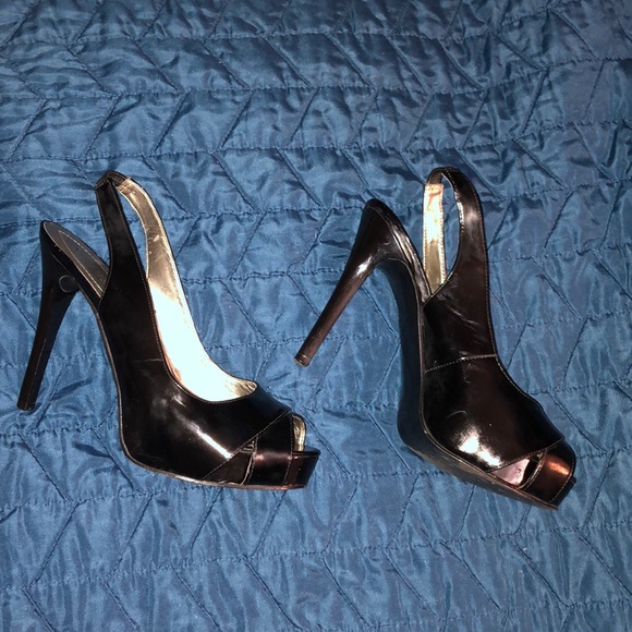 Shoes - Picture 2 of 4